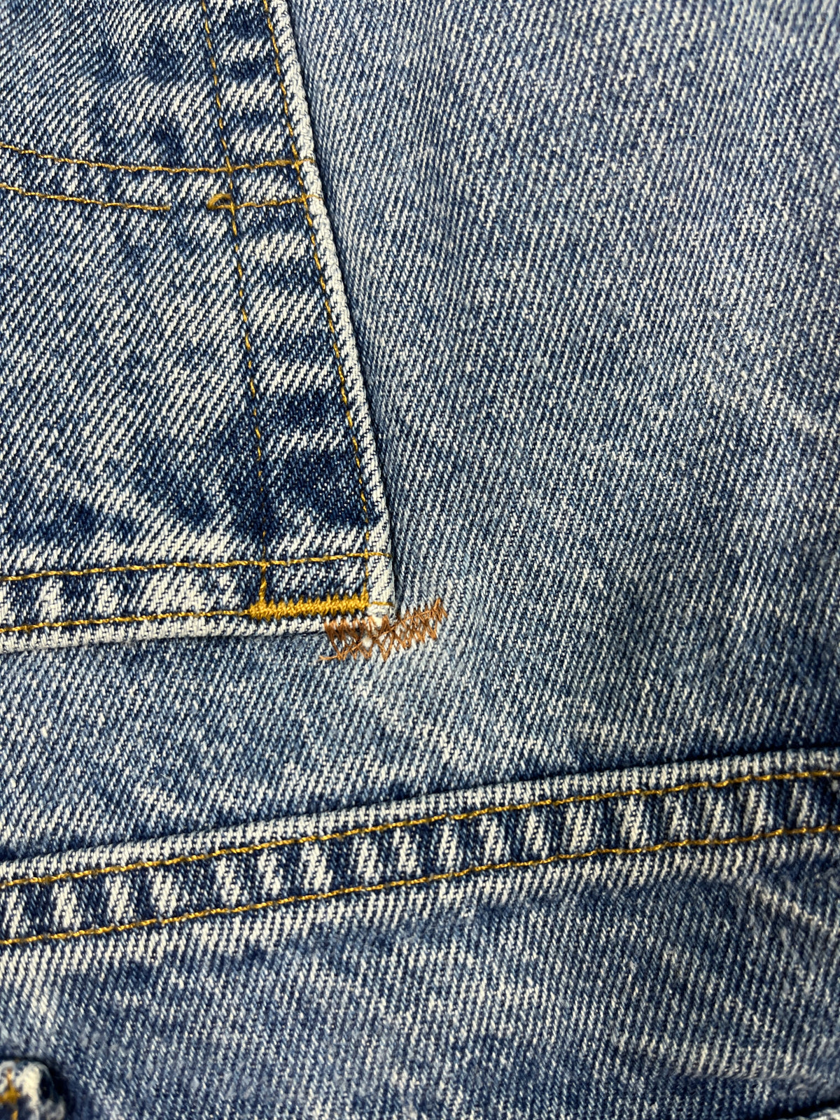 Carhartt Jeans B18 DST - Distressed Blue - 36 x 34 - Made in Mexico